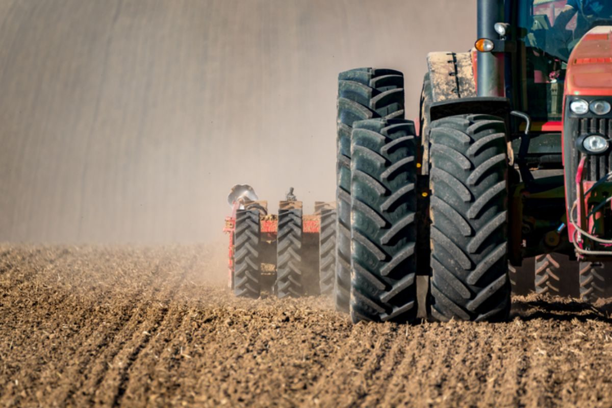 How To Choose The Right Tractor Tires?