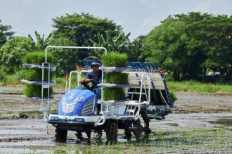 6 Safety Precautions When Using a Rice Transplanter