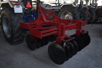 Paano I-Maintain Ang Tractor Accessories