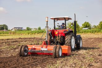 5 Tips Sa Pagpili Ng Tamang Tractor Accessories Para Sa Agricultural Tasks